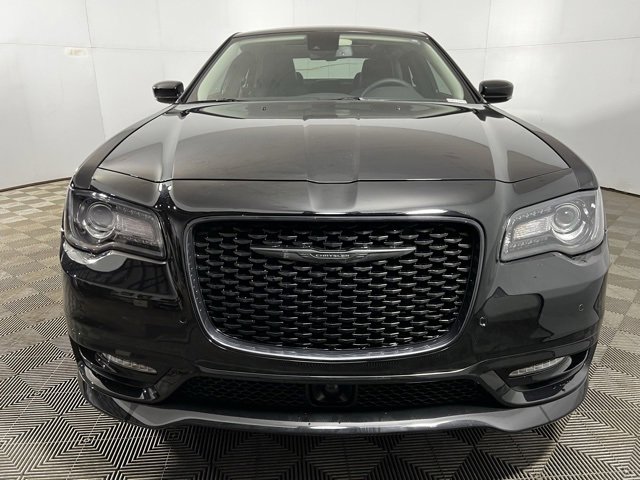Used 2023 Chrysler 300 Touring L w/ Popular Equipment Group image 2