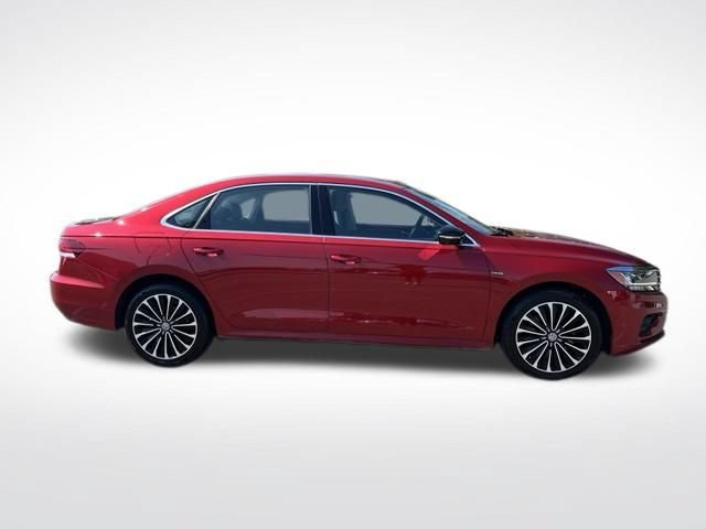 Used 2022 Volkswagen Passat 2.0T FWD image 12