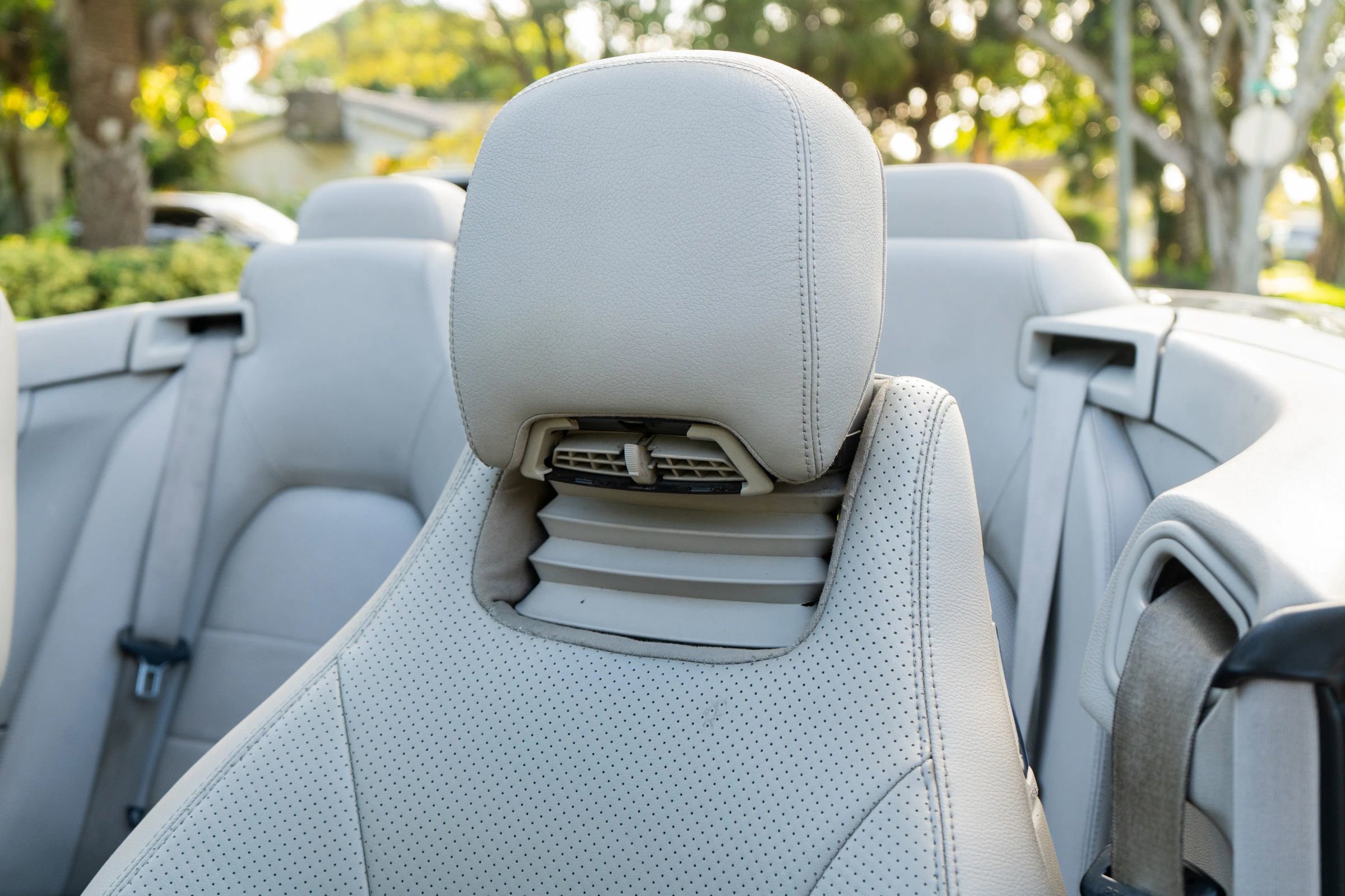 Used 2011 Mercedes-Benz E 350 Cabriolet w/ Premium 2 Pkg image 4