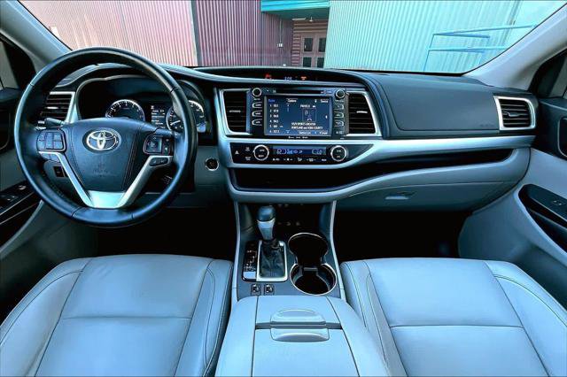 Certified 2018 Toyota Highlander XLE image 16