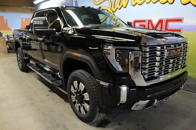 New 2026 GMC Sierra 2500 Denali w/ Denali Reserve Package AWD/4WD image 4