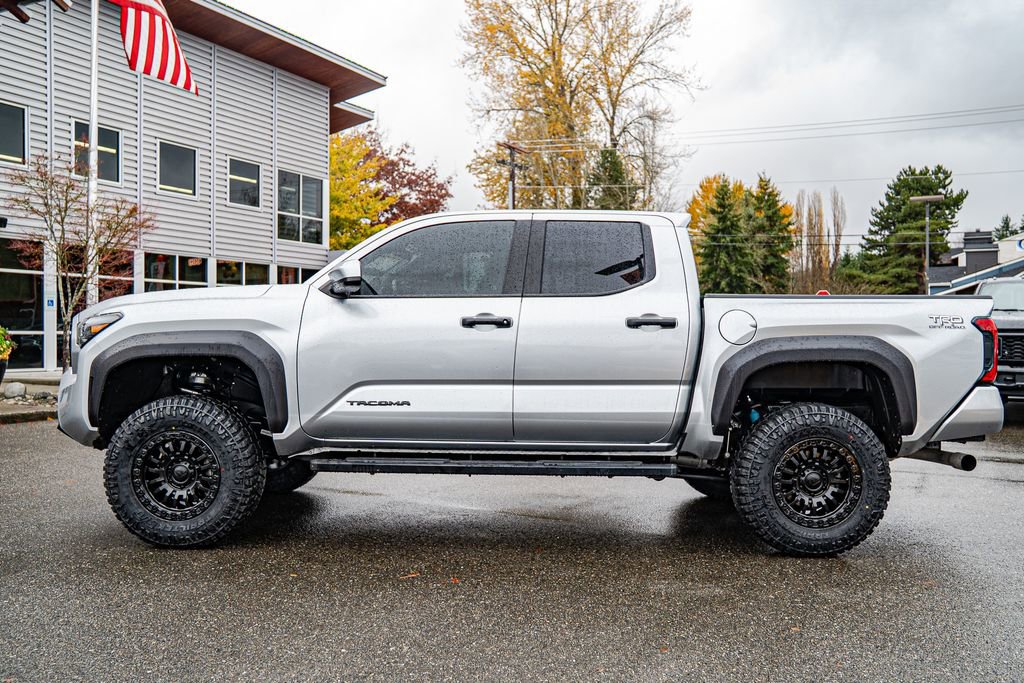 Used 2025 Toyota Tacoma TRD Off-Road image 8