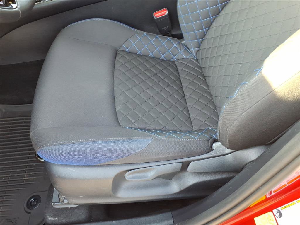 Used 2022 Toyota C-HR XLE image 24