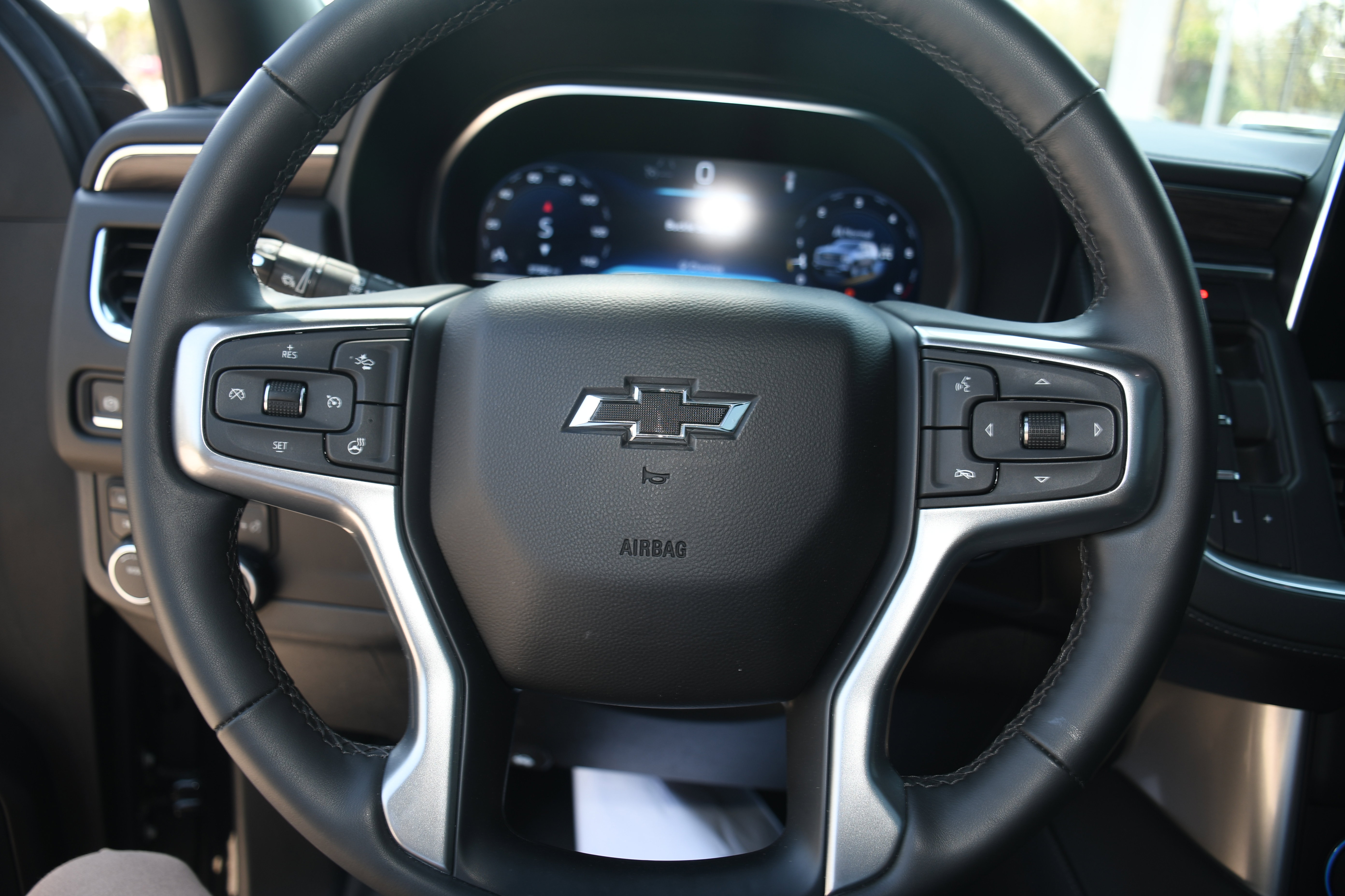 Used 2023 Chevrolet Tahoe Z71 w/ Luxury Package image 13