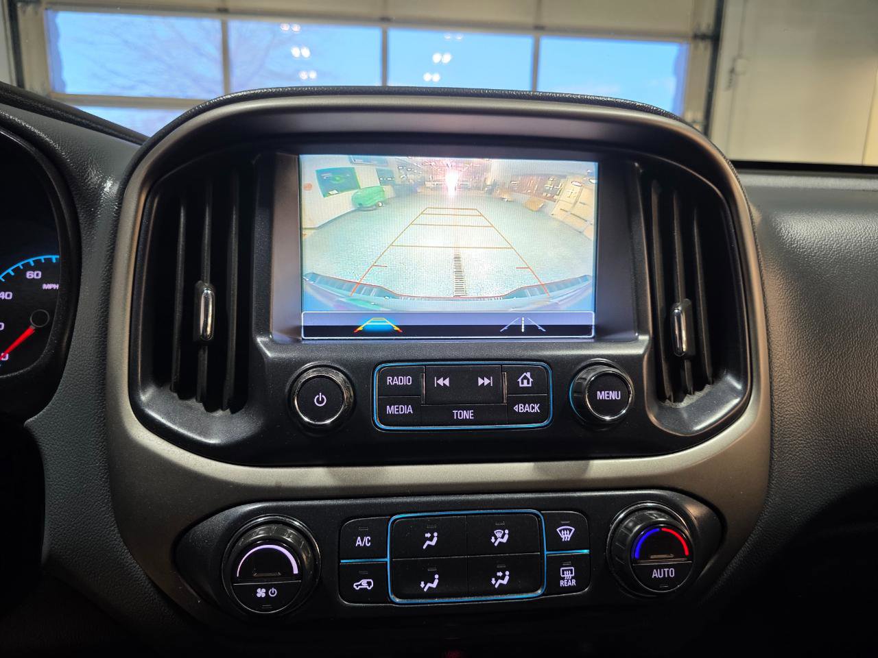 Used 2018 Chevrolet Colorado Z71 AWD/4WD image 31