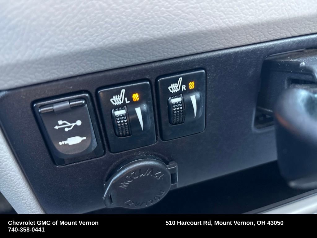 Used 2017 Toyota Sienna L image 32