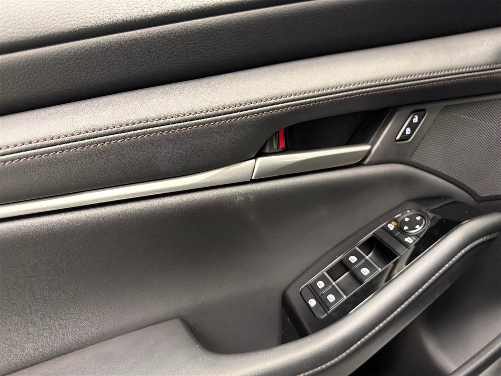 Certified 2025 MAZDA MAZDA3 s Sport image 31