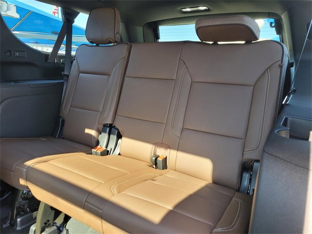 New 2026 Chevrolet Suburban High Country image 8