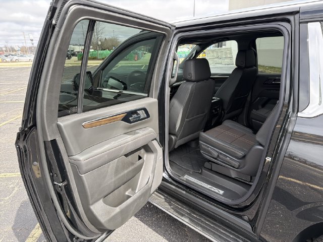 New 2026 Chevrolet Suburban High Country w/ Sun And Tow Package AWD/4WD image 22