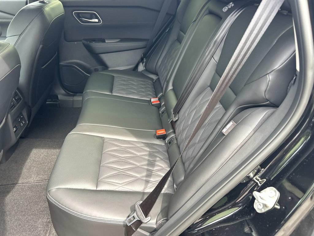 New 2026 Nissan Rogue Platinum w/ Platinum Premium Package AWD/4WD image 18