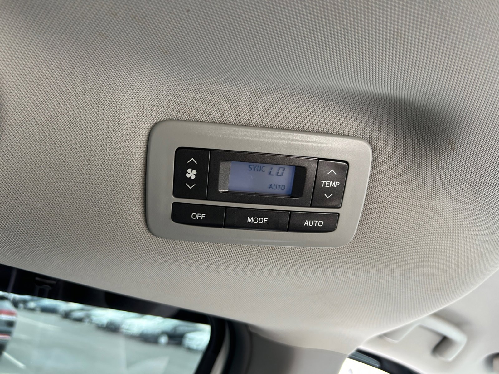 Used 2017 Toyota Sienna LE FWD image 31