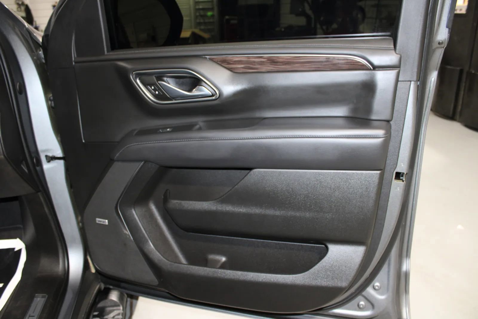 Used 2022 Chevrolet Tahoe Z71 w/ Luxury Package image 9