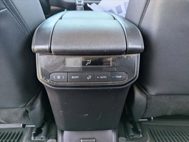 Certified 2025 Toyota Highlander XLE image 18