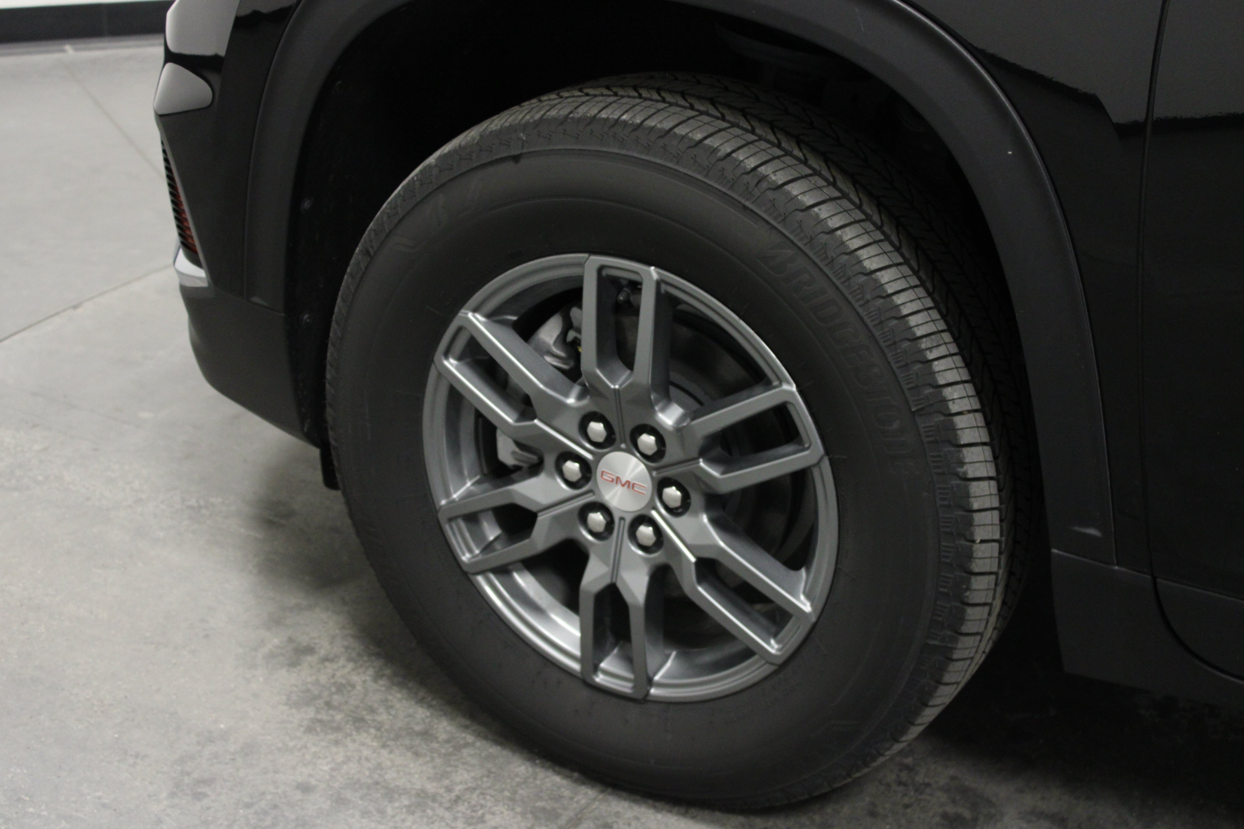 New 2025 GMC Acadia Elevation FWD image 10