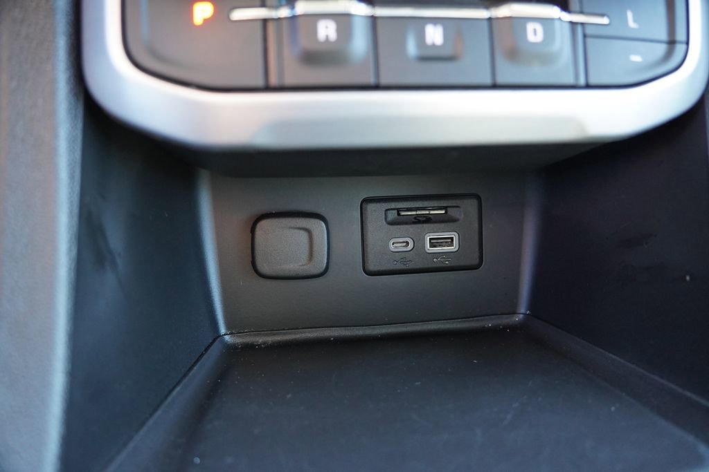 Certified 2023 GMC Acadia SLT w/ Preferred Package image 33