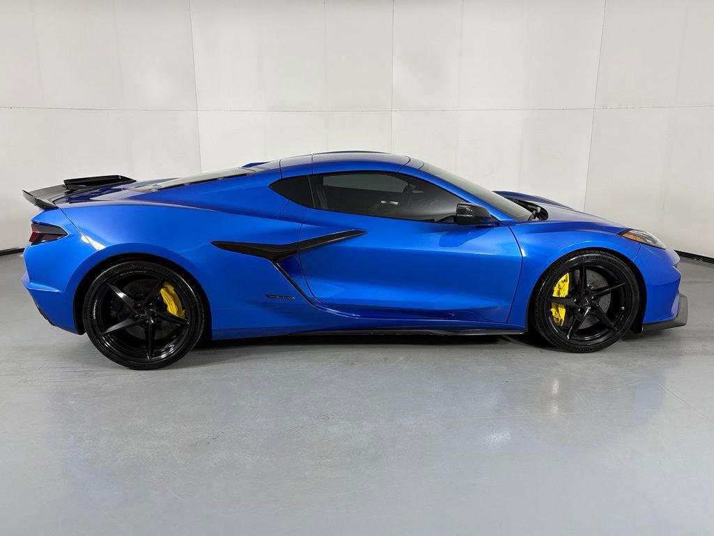 Used 2025 Chevrolet Corvette E-Ray AWD/4WD image 11