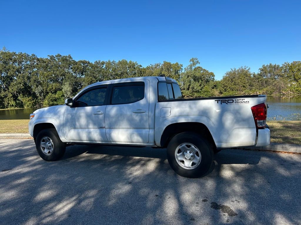 Used 2016 Toyota Tacoma SR image 3
