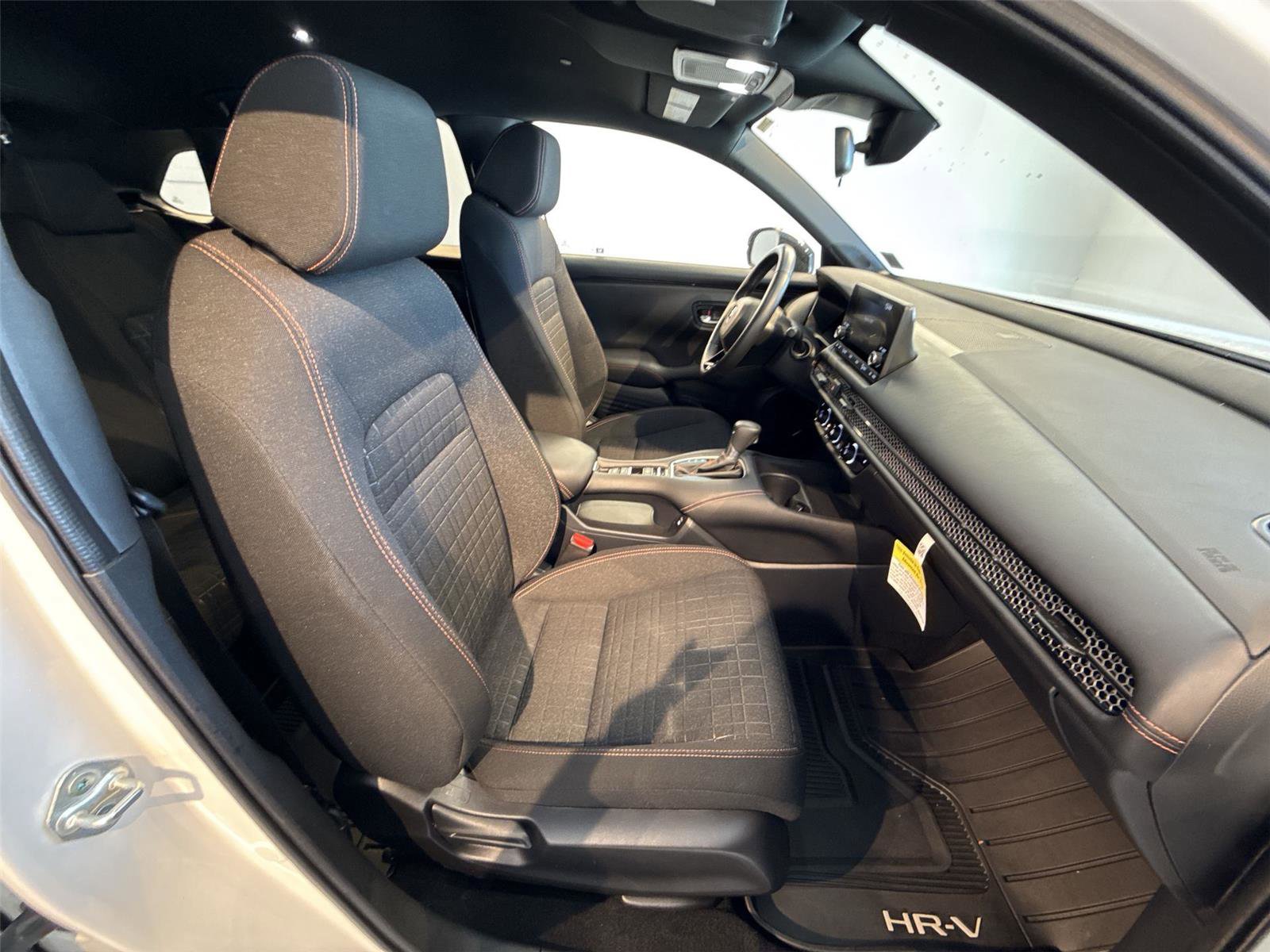 Used 2025 Honda HR-V Sport image 25
