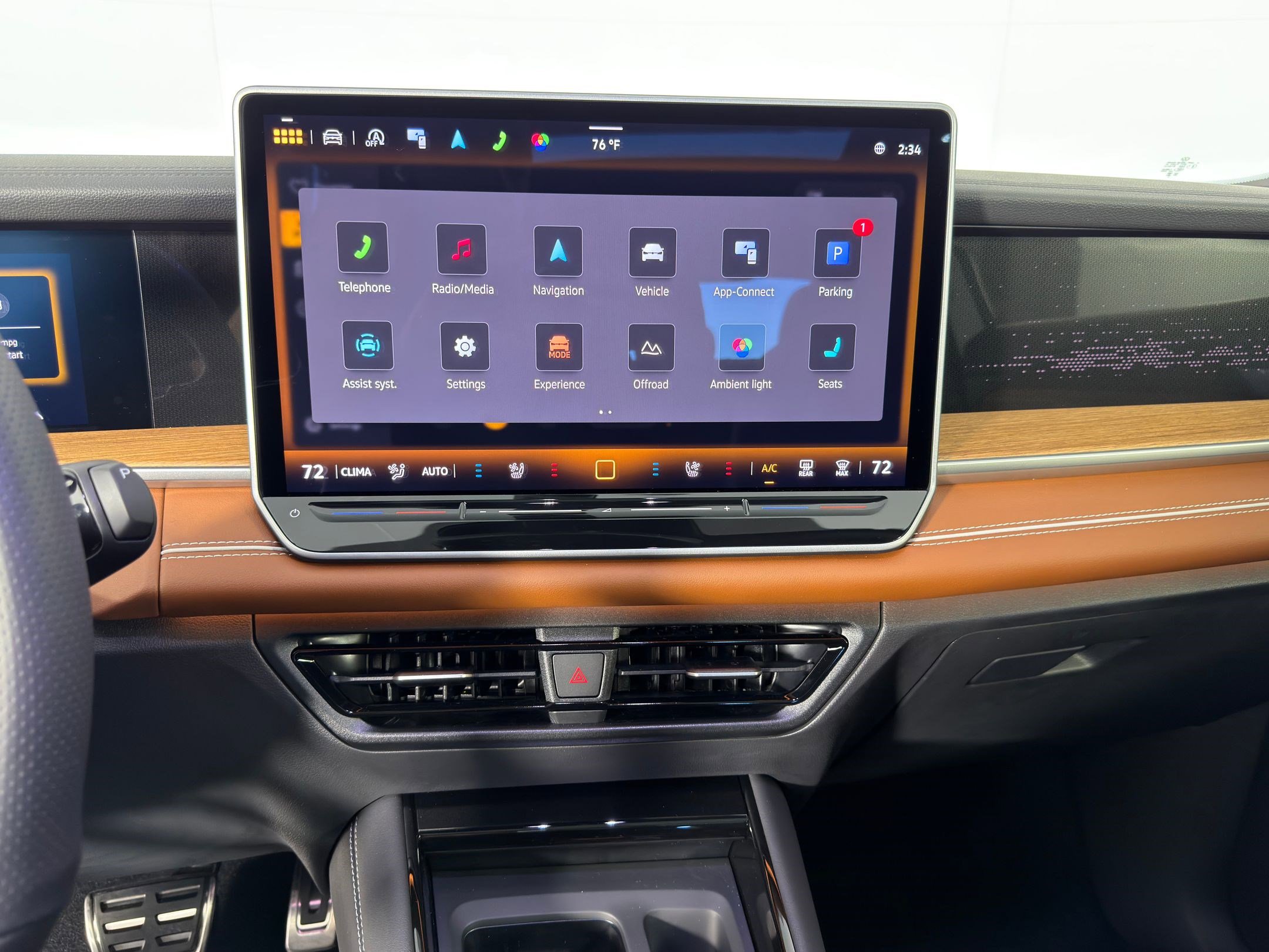 Used 2025 Volkswagen Tiguan SEL R-Line image 19