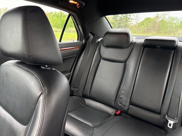 Used 2014 Chrysler 300 w/ Driver Convenience Group RWD image 26