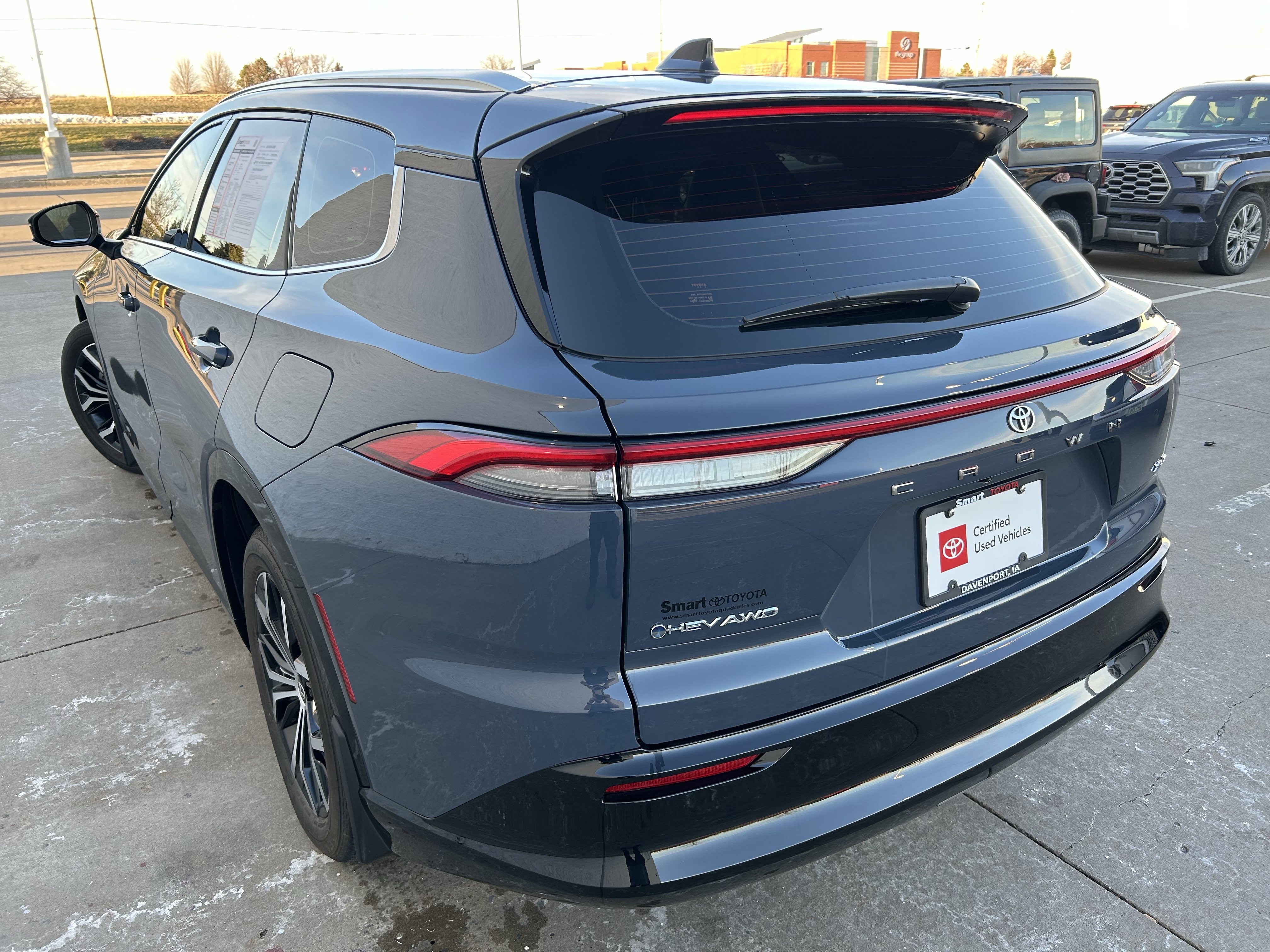 Certified 2025 Toyota Crown Signia AWD/4WD image 4