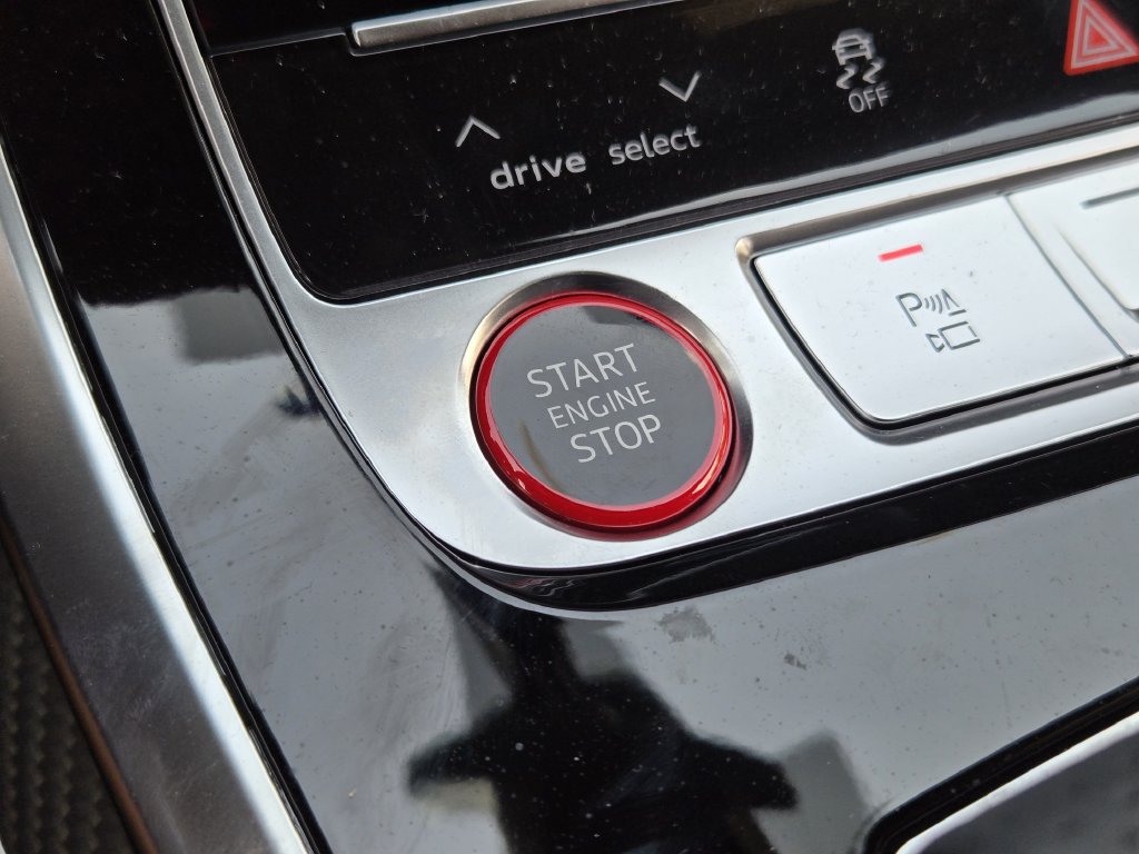 New 2026 Audi SQ7 Prestige AWD/4WD image 25