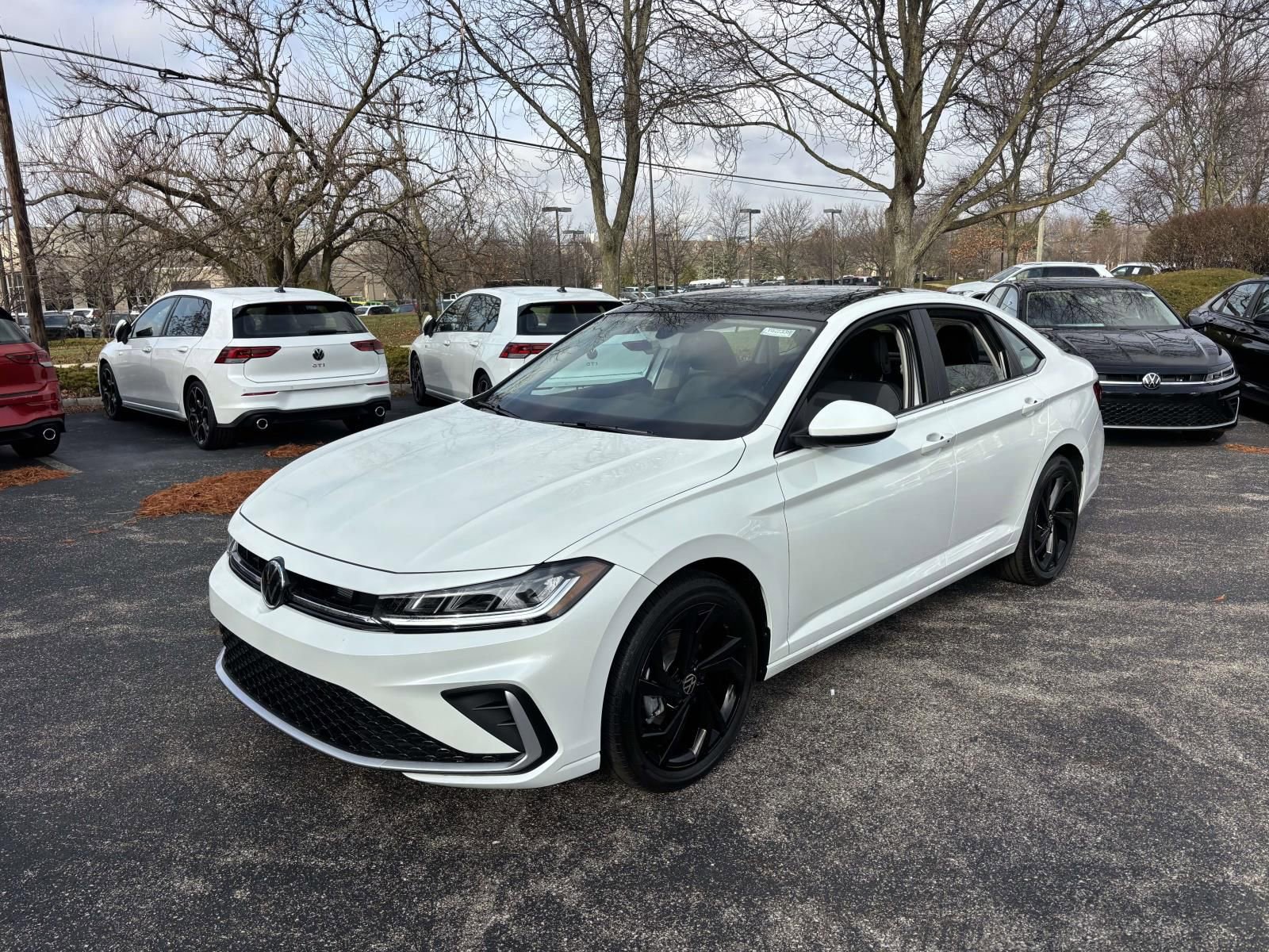 New 2026 Volkswagen Jetta SE FWD image 3