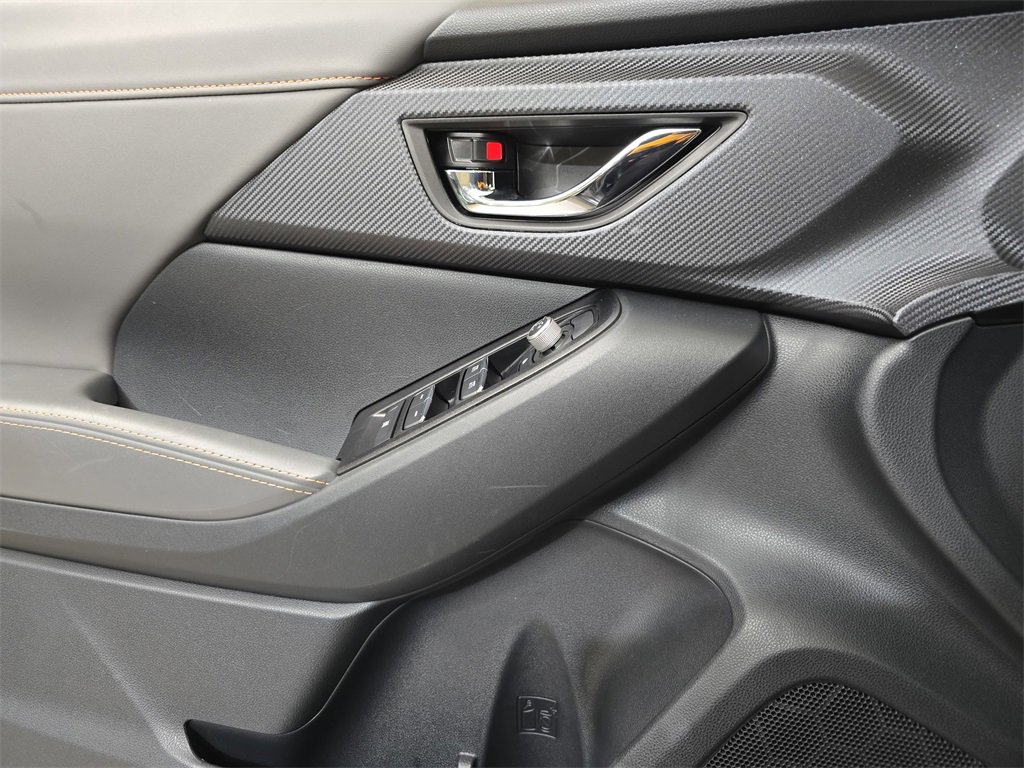 Used 2025 Subaru Crosstrek 2.5i Limited w/ Crosstrek Mirror Package image 29