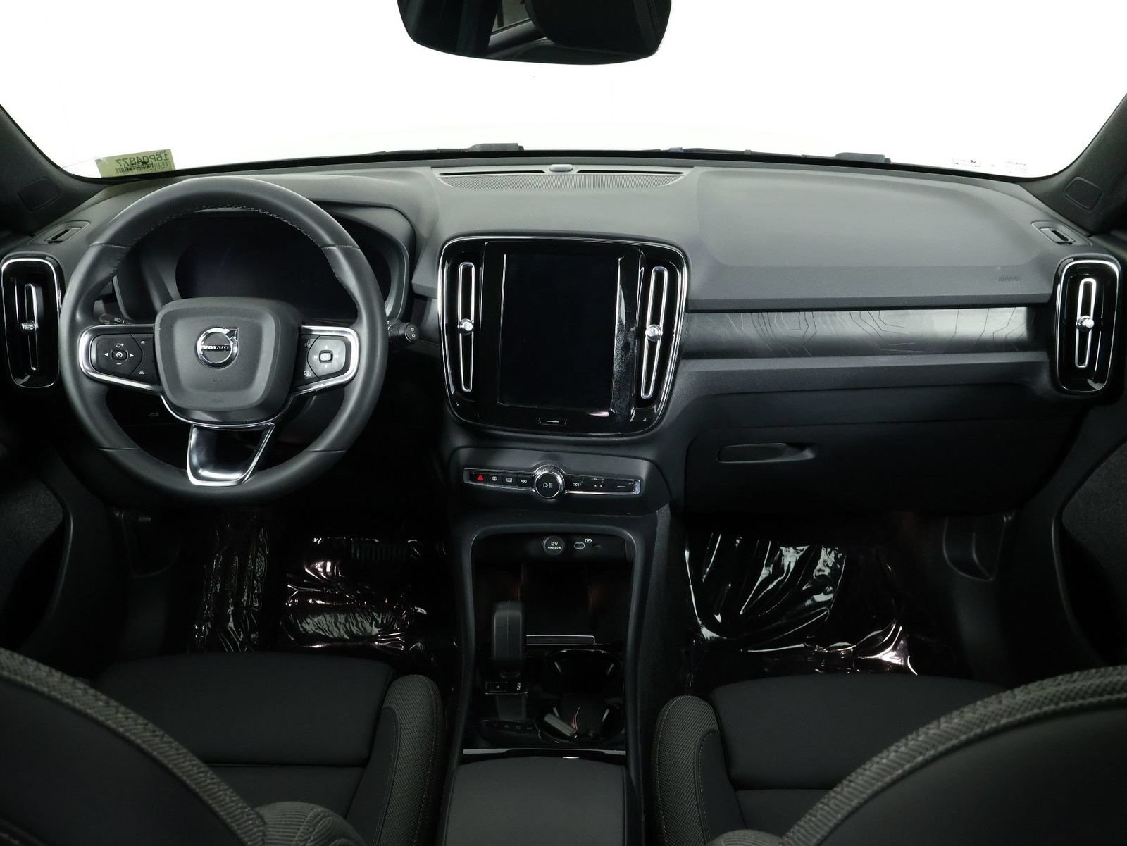 Used 2023 Volvo XC40 Recharge Core AWD/4WD image 7