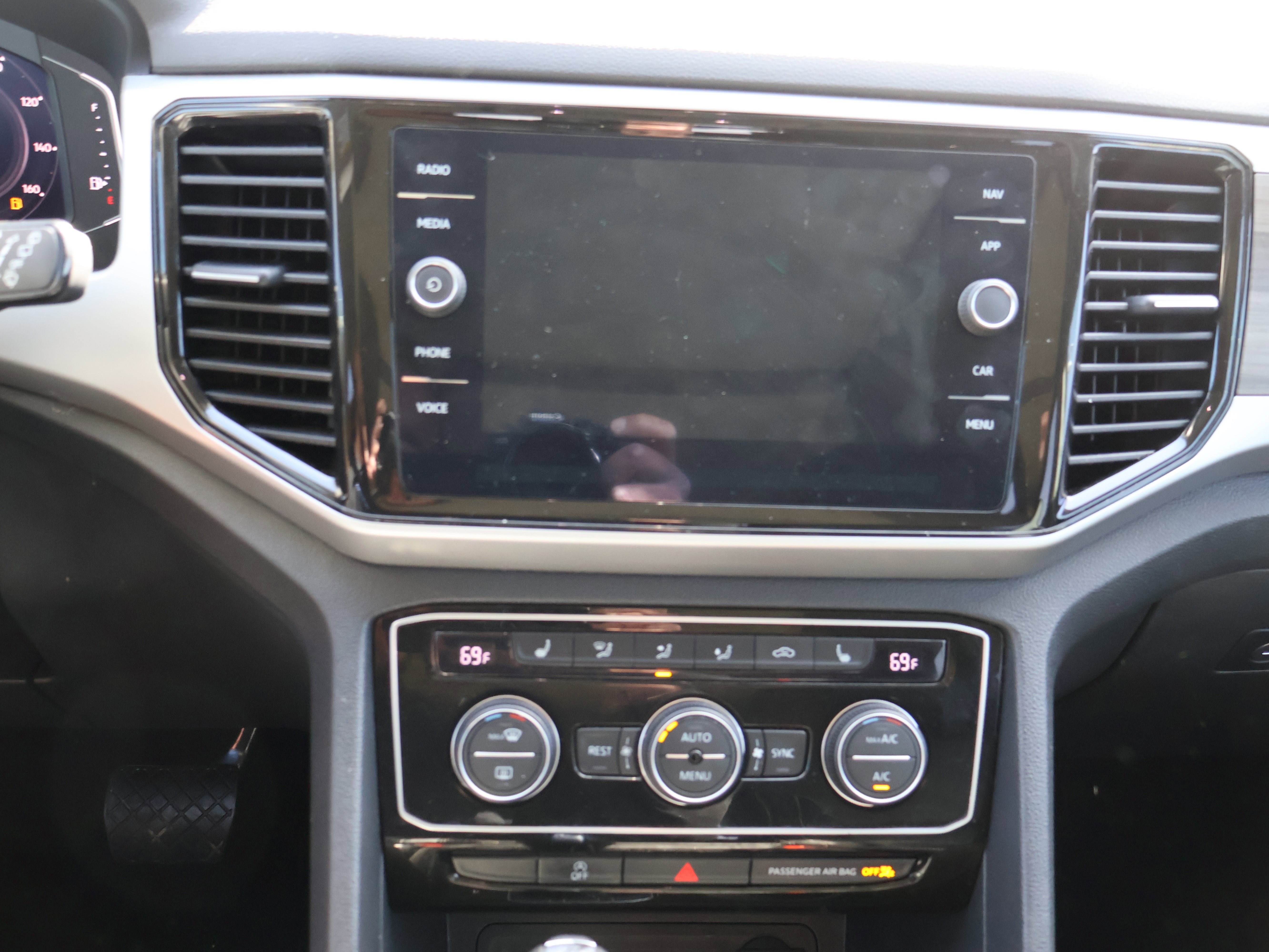 Used 2023 Volkswagen Atlas SEL image 25