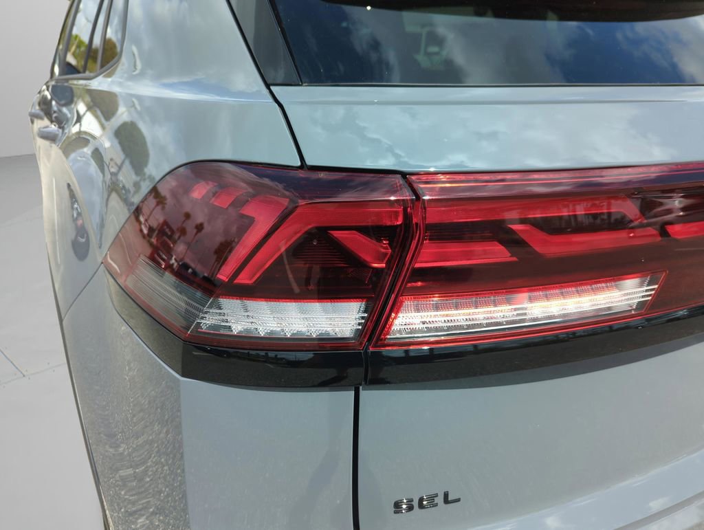 New 2026 Volkswagen Atlas Cross Sport SEL R-Line image 18