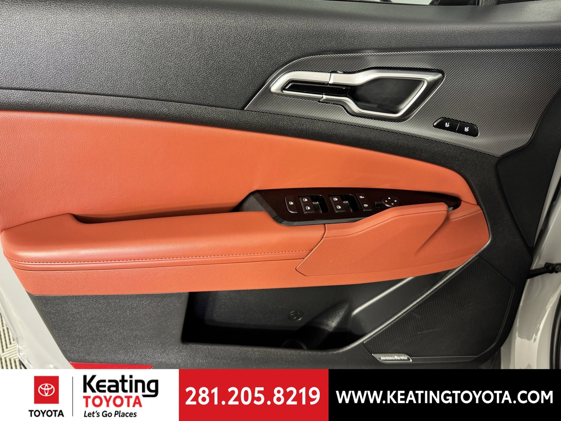 Used 2024 Kia Sportage SX image 11