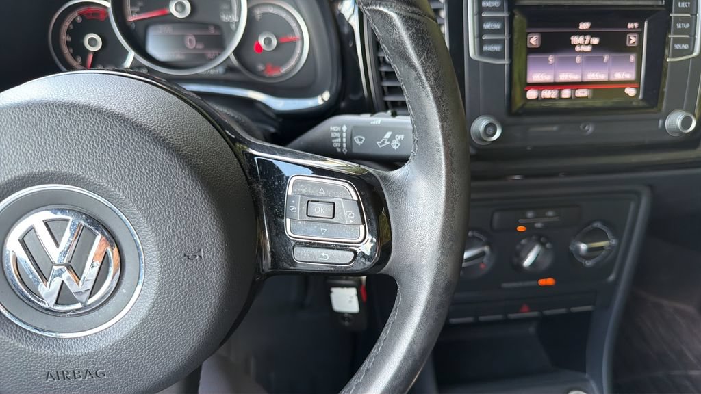 Used 2019 Volkswagen Beetle 2.0T S FWD image 21