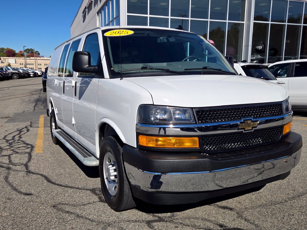 Used 2025 Chevrolet Express 2500 w/ Driver Convenience Package RWD image 3