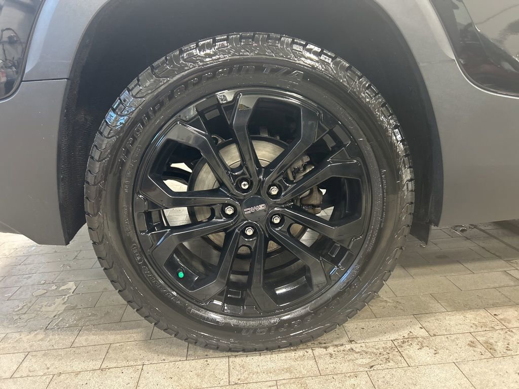 Used 2020 GMC Terrain SLE w/ Driver Convenience Package AWD/4WD image 23