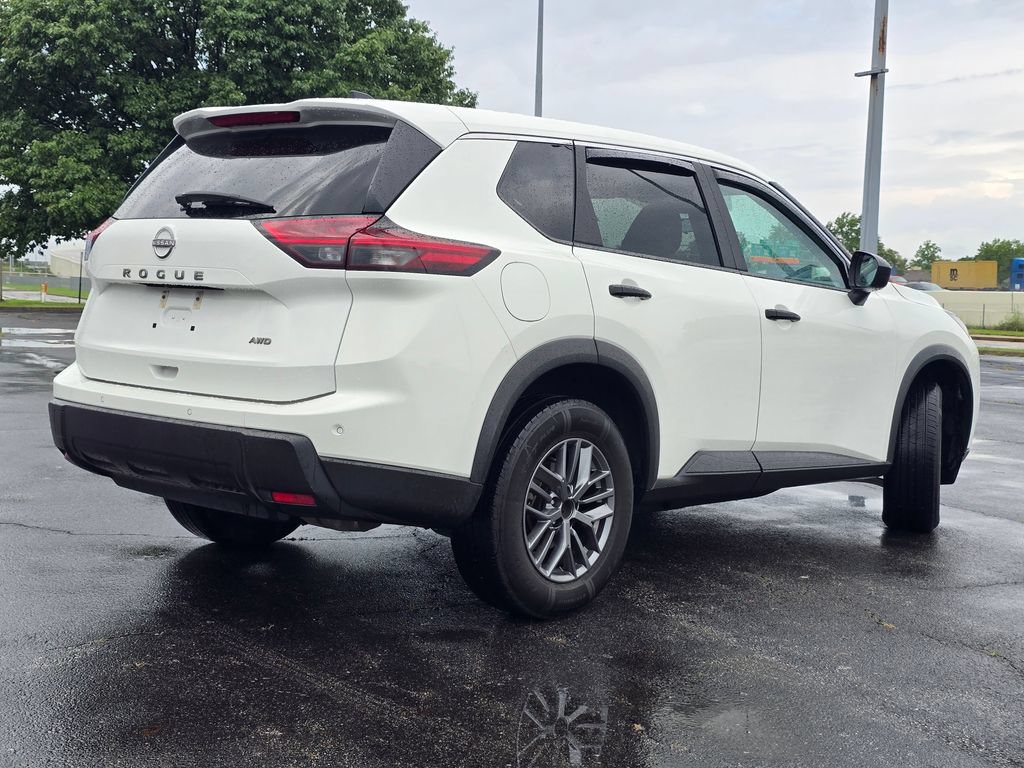 Used 2024 Nissan Rogue S AWD/4WD image 14