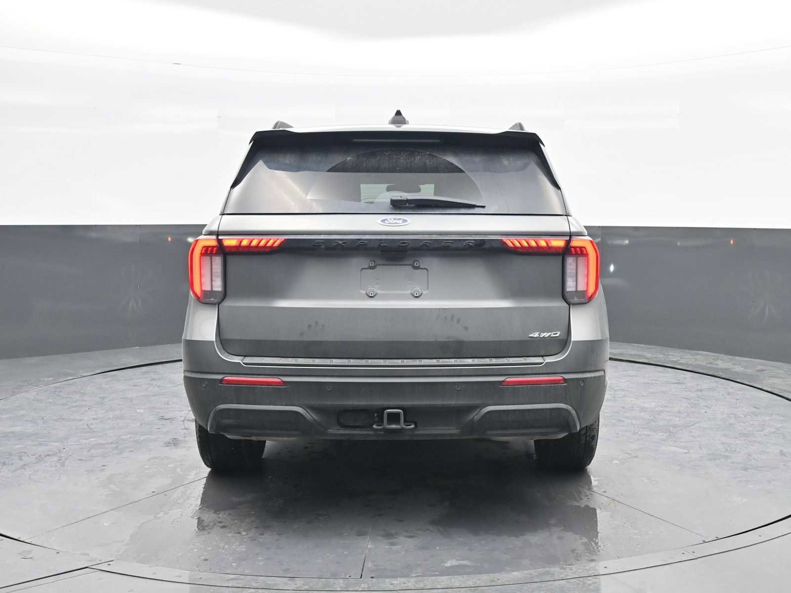 Used 2025 Ford Explorer ST-Line image 6