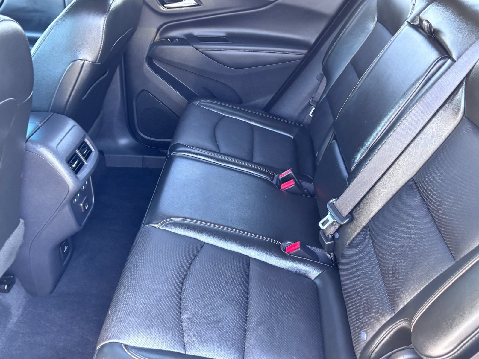Used 2020 Chevrolet Equinox Premier FWD image 16