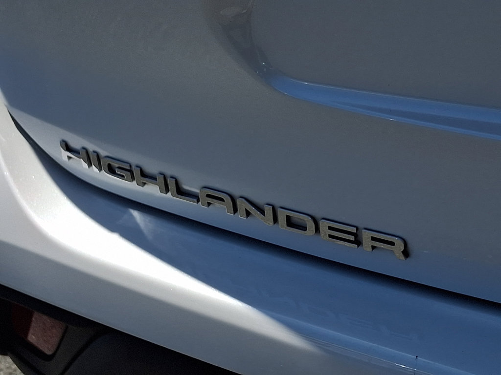 Used 2022 Toyota Highlander XLE AWD/4WD image 21