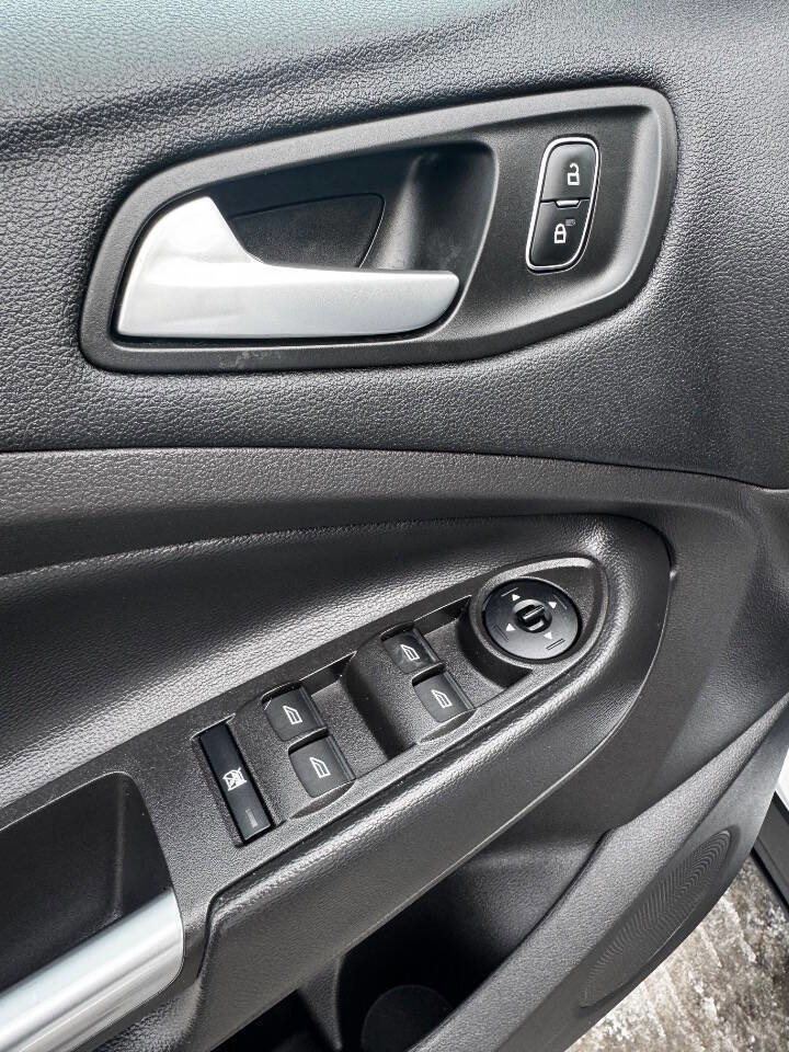 Used 2018 Ford Escape SE image 9