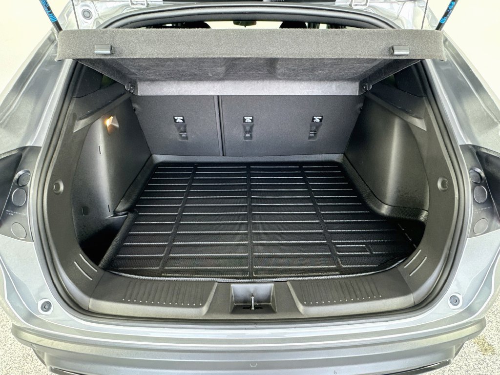 Used 2025 Chevrolet Trax RS w/ Sunroof Package FWD image 27