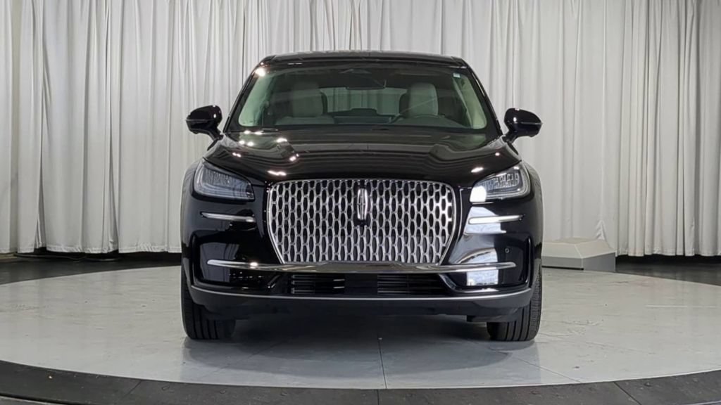 Used 2023 Lincoln Corsair AWD w/ Equipment Group 101A image 3