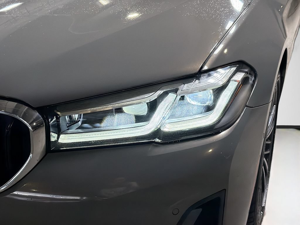 Used 2021 BMW 530i w/ Premium Package RWD image 9