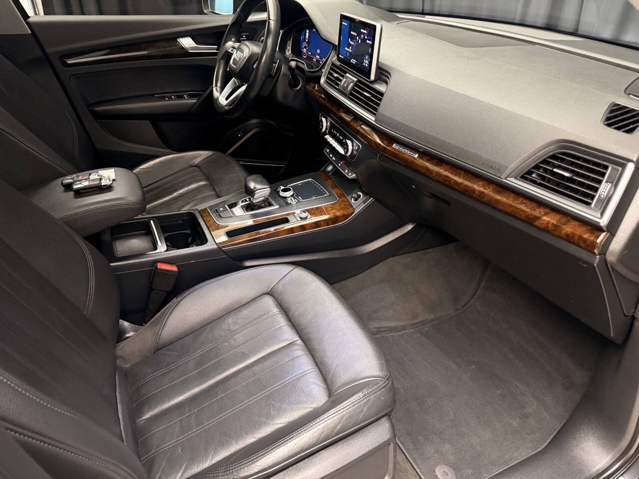 Used 2018 Audi Q5 2.0T Premium Plus w/ Premium Plus Package AWD/4WD image 25