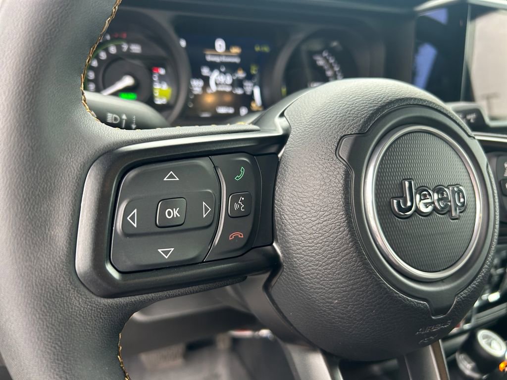 Used 2024 Jeep Wrangler Unlimited image 17