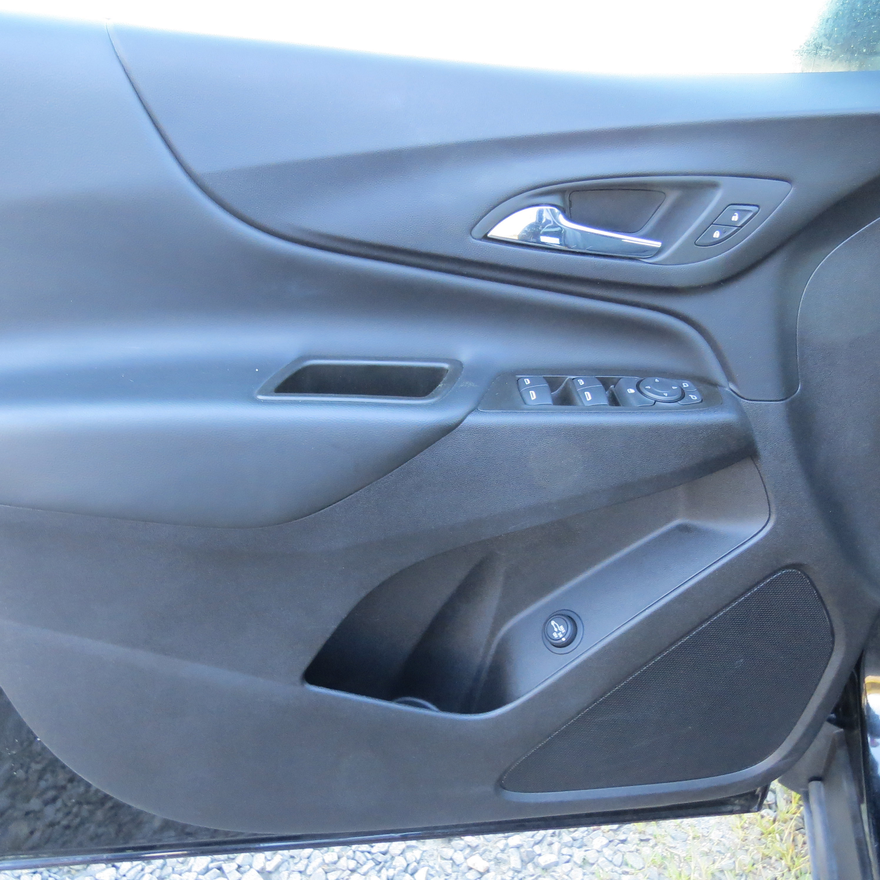 Used 2024 Chevrolet Equinox LT image 17