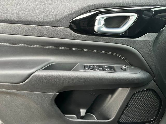 Used 2023 Jeep Compass Altitude image 20