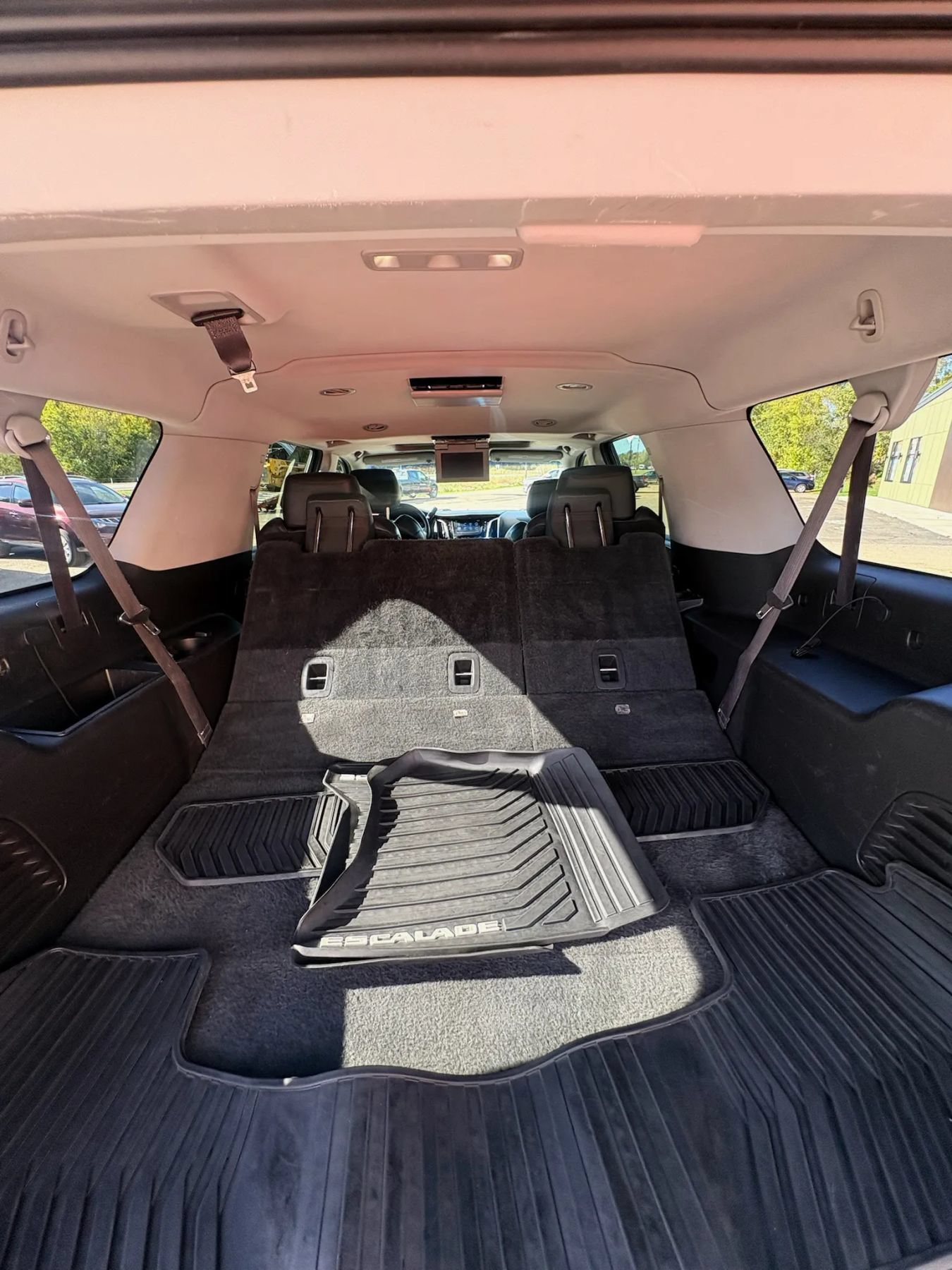 Used 2015 Cadillac Escalade ESV Luxury AWD/4WD image 49