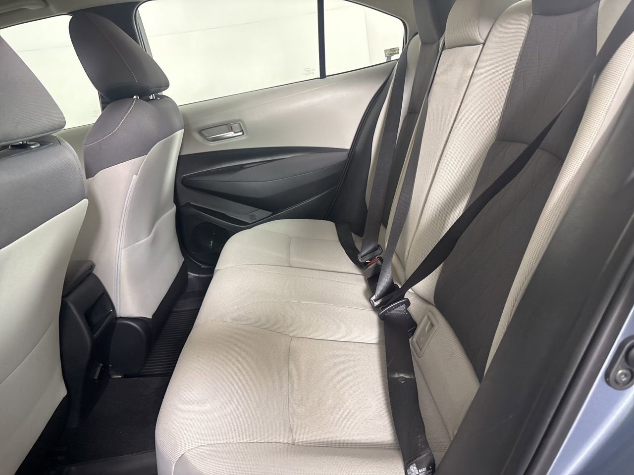Used 2020 Toyota Corolla LE image 22