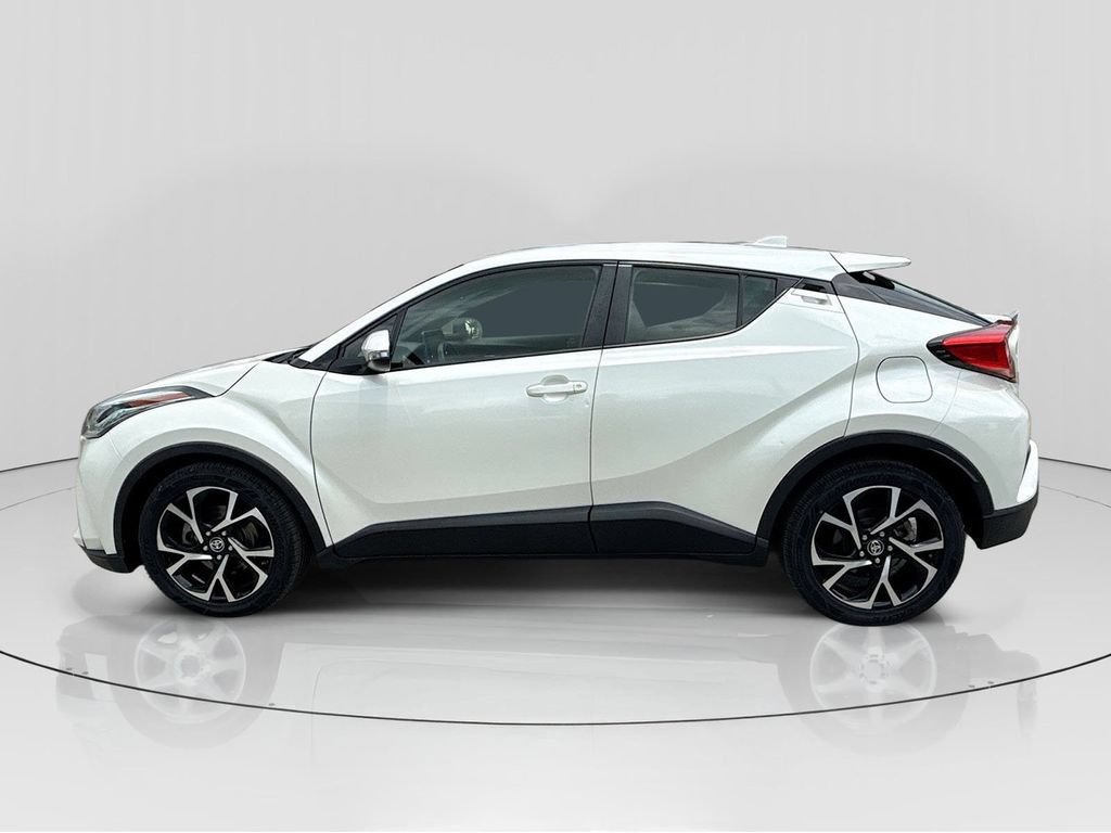 Used 2021 Toyota C-HR XLE FWD image 4